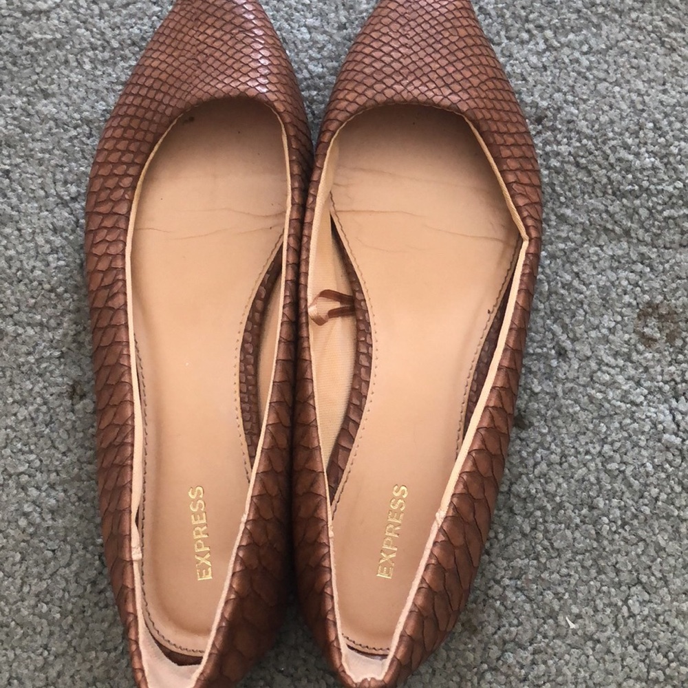 Express skinned flats